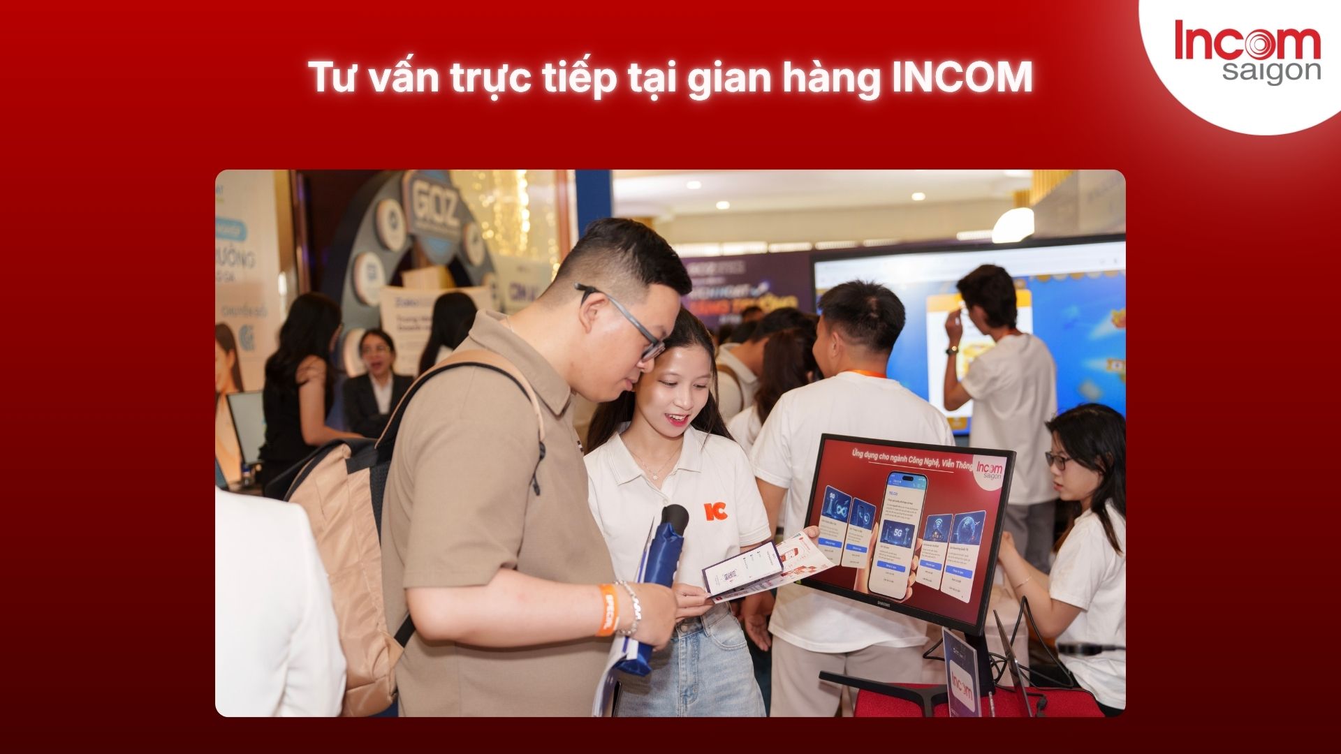 Khách hàng tham quan tìm hiểu dịch vụ tại sự kiện GOZ của INCOM